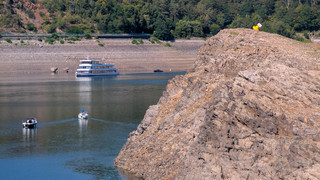 «Blanker Wahnsinn»: Niedrigwasser trifft Edersee-Tourismus