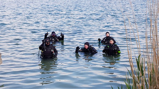 Stockelache und Singliser See in Borken: Taucher holen Müll vom Grund