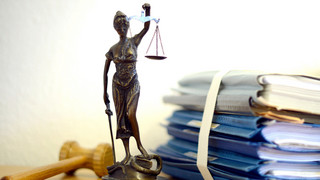 Acht Jahre Haft für Messerattacke in Frankfurt gefordert