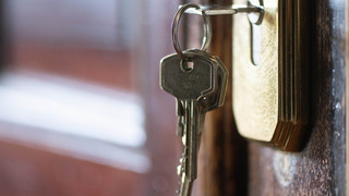 Kuriose Rettung durch Polizei in Mannheim: Kind sperrt Eltern ein