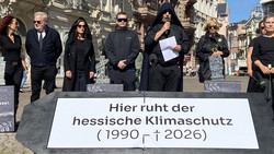Wiesbaden: Bündnis trägt Klimaschutz zu Grabe