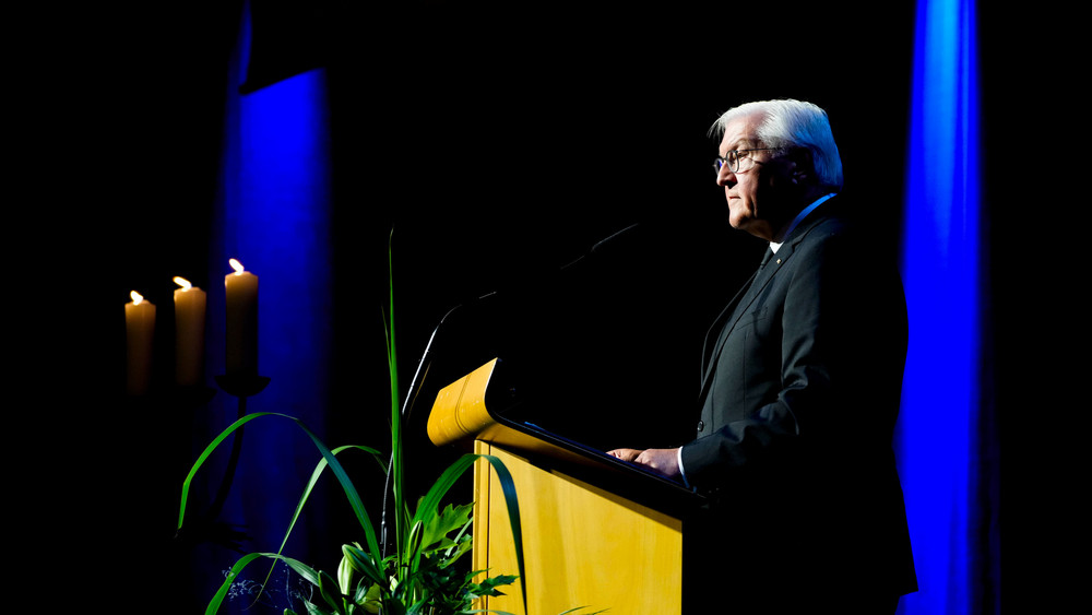 räsident Frank-Walter Steinmeier spricht während der Gedenkfeier für die Todesopfer der Messerattacke auf dem Solinger Stadtfest. 