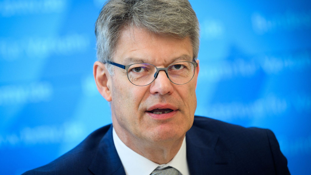 Bundesverkehrsminister Schnieder zieht Bilanz