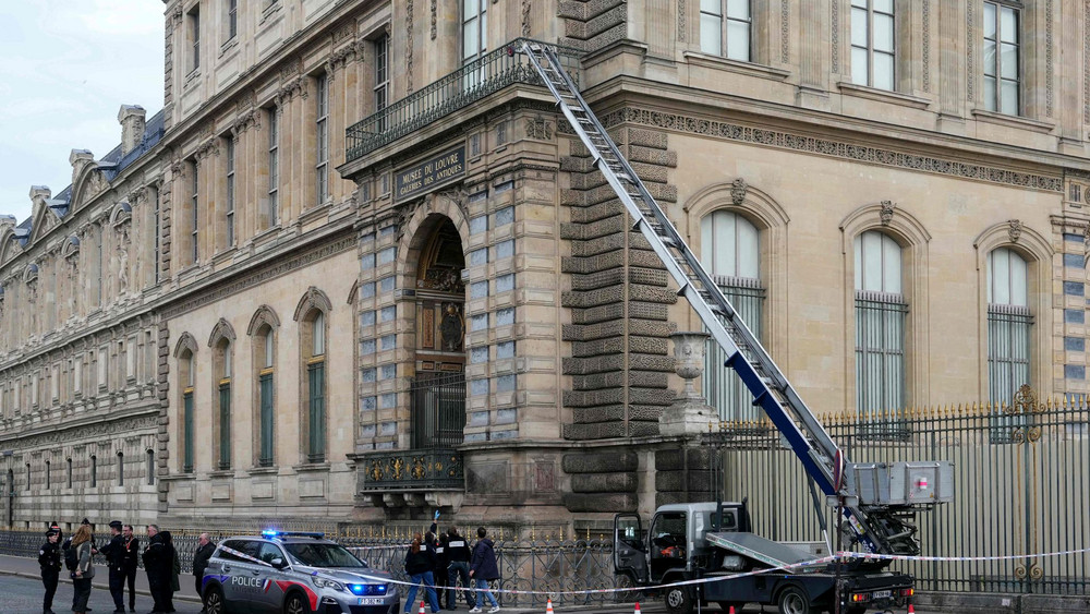 Raubüberfall auf Louvre in Paris