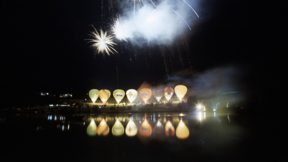 Das Ballon-Glühen beim Hessentag 2000 in Hünfeld. Mit dabei: Der FFH-Ballon!