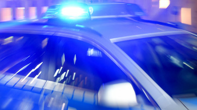 Wohl Autorennen mit Verletzten auf B7 bei Espenau: Suche nach BMW