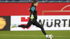 DFB-Frauen spielen gegen Österreich: Zukünftige SGE-Torfrau verletzt