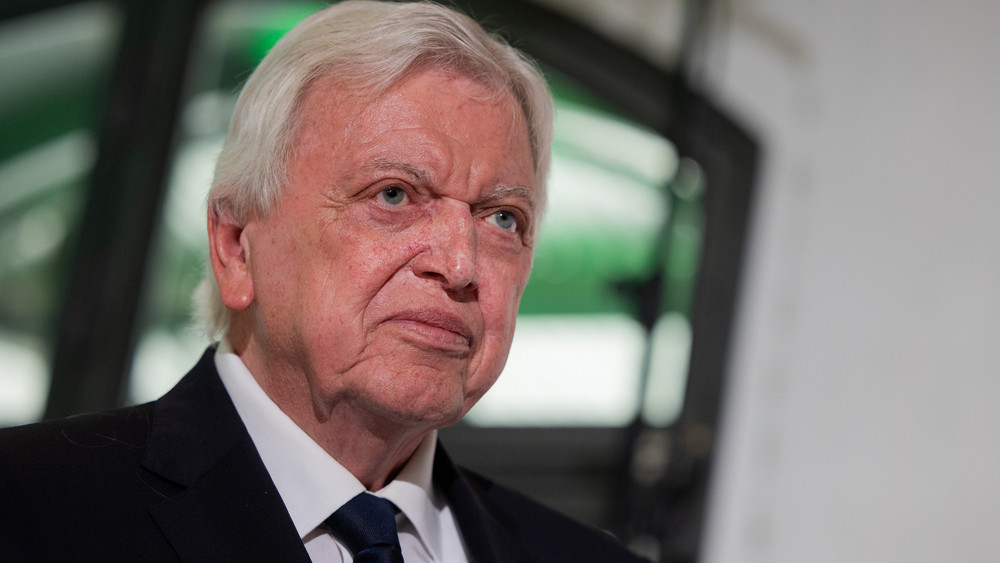 Der ehemalige hessische Ministerpräsident Volker Bouffier verlängert beim DOSB.