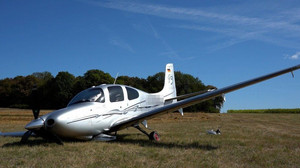 Kurioser Anblick - Flugzeugwrack im Vogelsberg