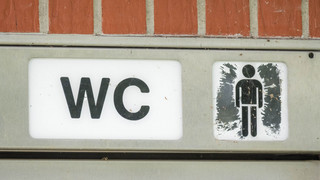 Streit um schmutziges Klo läuft an der A61 aus dem Ruder