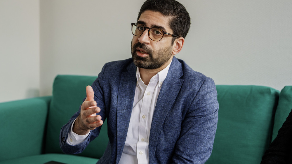 Verkehrsminister Mansoori (SPD) will den Infrastrukturausbau beschleunigen 