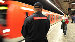 Senior stürzt in Offenbach auf Gleisbett - Vorläufige Festnahme