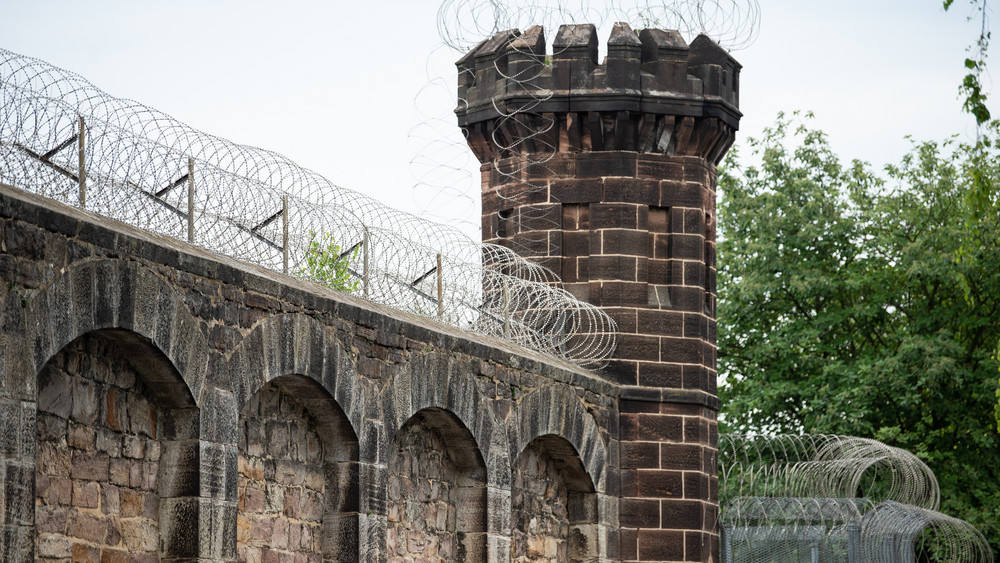 In der JVA Wiesbaden hat es die meisten Straftaten hinter Gittern gegeben.