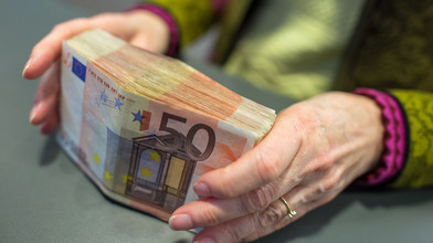 Kleinunternehmer kürzen Gehalt statt Kreditaufnahme