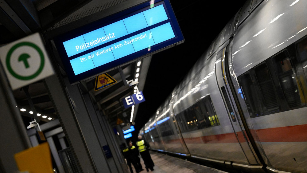 Mann droht mit Anschlag in ICE