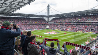 38.365 in Köln: Neuer Zuschauerrekord in der Frauen-Bundesliga