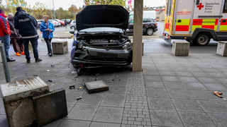 Auf den Kaiserwiesen in Fulda: Ein- und Ausparken geht völlig schief