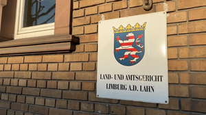 Prozess in Limburg: Notar soll Millionenerbe kassiert haben