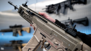 Vater und Sohn mit Waffenarsenal festgenommen