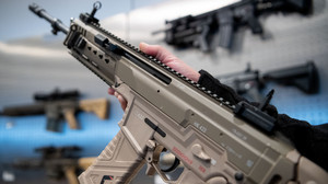 Vater und Sohn mit Waffenarsenal festgenommen