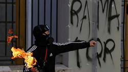 Proteste in Tirana: Polizei stößt sechsten Tag in Folge mit Demonstrierenden zusammen