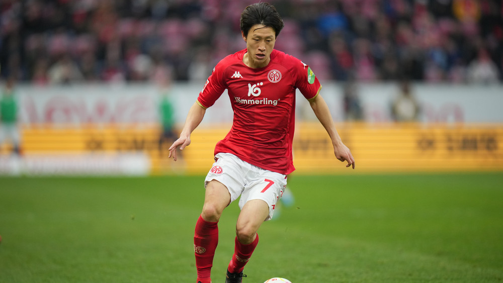 Jae-sung Lee ist in Mainz Stammspieler und strahlt für einen Mittelfeldspieler hohe Torgefahr aus.