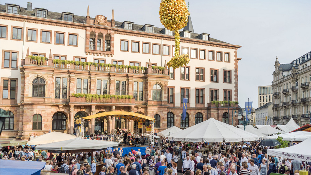 Zehn Tage lang wird zwischen Rathaus und Landtag gefeiert