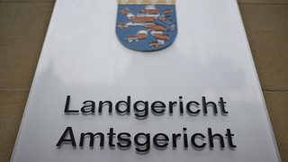 Vier Tankstellenüberfälle: Zwei Männer in Fulda vor Gericht