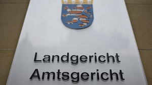 Frankfurter Silvesternacht: Junge Männer wegen Mordversuchs angeklagt