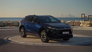 Der neue Toyota bZ4X - Aufgewertetes Design innen und außen