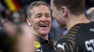 Handball-Bundestrainer Alfred Gíslason bei Silvia am Sonntag
