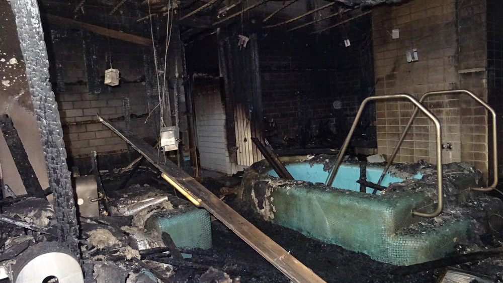 Die Schäden in der ausgebrannten Sauna sind deutlich schwerwiegender als zunächst angenommen.