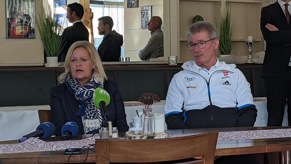 Gute Nachrichten von Nancy Faeser aus Berlin für Ski-Verbandspräsident Werner Weigelt: Willingen bleibt Sport-Bundesstützpunkt.