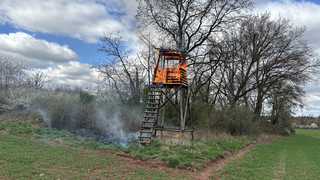 Hochsitz-Brandserie im Kreis Offenbach: Polizei sucht den Feuerteufel