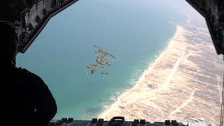 Für Gaza: Bundeswehr liefert Lebensmittel per Fallschirm ab