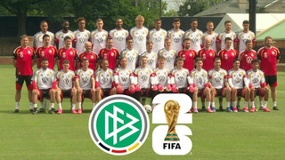 Teamfoto und Training: Alle 27 Spieler am Start
