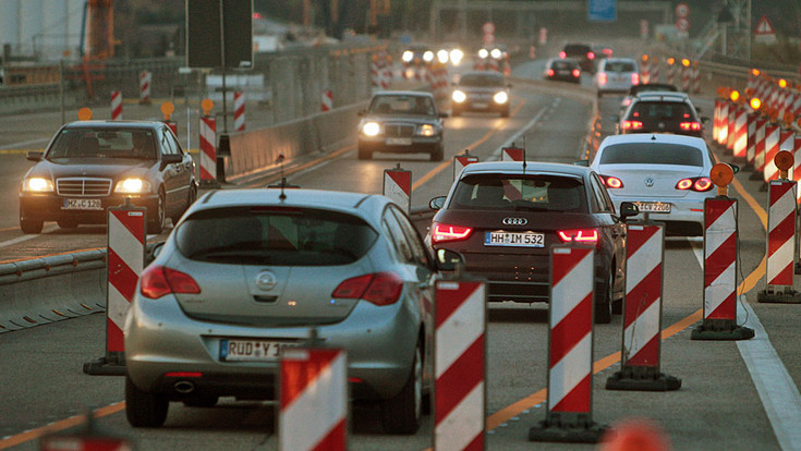 Millionen für Hessens Autobahnen - Brücken im Fokus