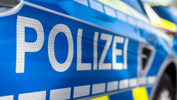 E-Roller-Fahrer in Friedrichsdorf fast in Gleise geschubst