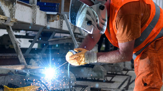 Tarifrunde steht an: IG Metall fordert 7 Prozent mehr Lohn