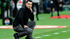 Eintracht Frankfurt: Coach Riera warnt vor Schlendrian