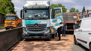 Geisterfahrer-LKW sorgt auf B27 in Künzell für Unfall