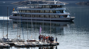 Edersee: Kind wird auf Schiff von Hund gebissen und kommt in Klinik