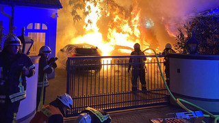 Millionen-Schaden in Königstein: Teure Sportwagen verbrannt