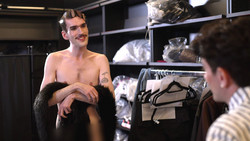 Schock für Lukas: Nackt-Walk vor Publikum?