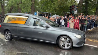 Letzte Reise zum Schloss: Hier wird der Sarg mit König Harald V. überführt