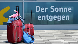 Proteste gegen Kassel Airport - Steuergelder in der Kritik