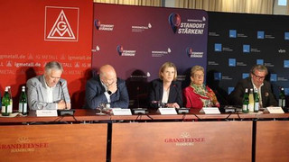 Vorbild für die Politik? - Metaller finden Tarifkompromiss