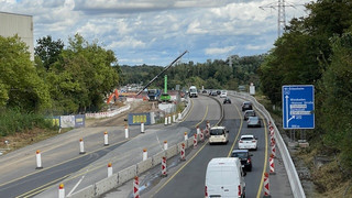 Salzbachtalbrücke nach Erdrutsch Richtung Rüdesheim teils frei