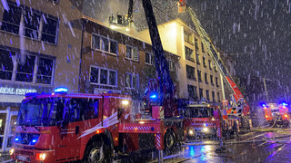 Großeinsatz für Feuerwehr in Kassel: Dachstuhl steht in Flammen