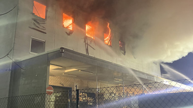 Feuer in Hattersheim: Lagerkomplex in Flammen